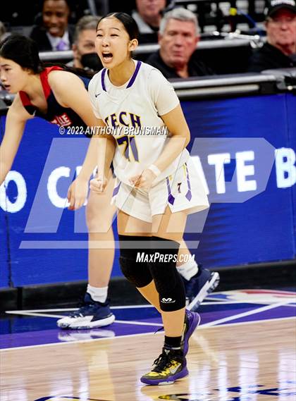 Thumbnail 3 in La Salle vs Oakland Tech (CIF State D3 Final) photogallery.