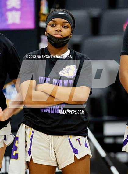Thumbnail 1 in La Salle vs Oakland Tech (CIF State D3 Final) photogallery.