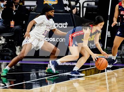 Thumbnail 3 in La Salle vs Oakland Tech (CIF State D3 Final) photogallery.