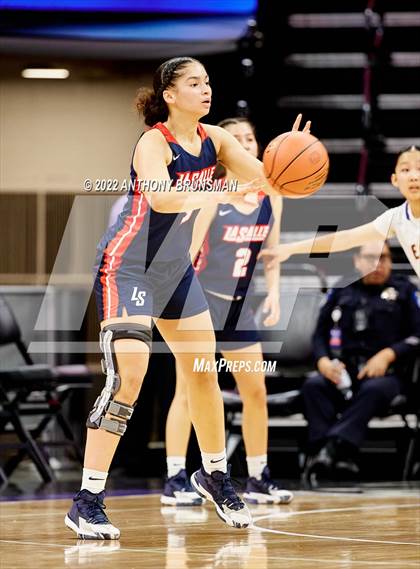 Thumbnail 2 in La Salle vs Oakland Tech (CIF State D3 Final) photogallery.