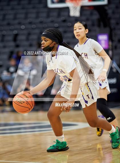 Thumbnail 2 in La Salle vs Oakland Tech (CIF State D3 Final) photogallery.
