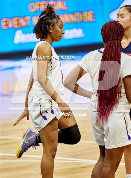 Thumbnail 3 in La Salle vs Oakland Tech (CIF State D3 Final) photogallery.