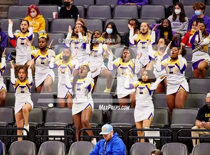 Thumbnail 3 in La Salle vs Oakland Tech (CIF State D3 Final) photogallery.