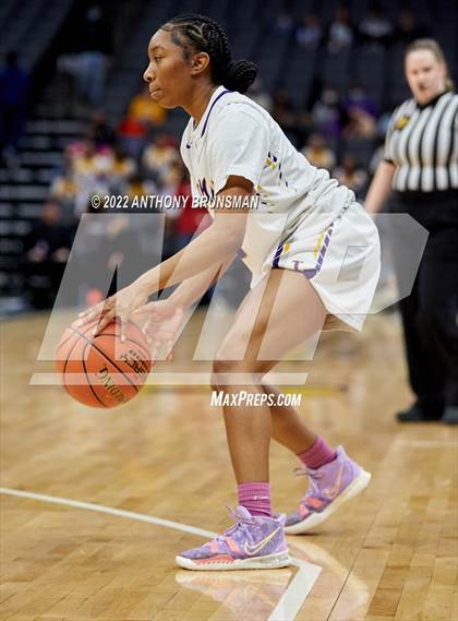 Thumbnail 2 in La Salle vs Oakland Tech (CIF State D3 Final) photogallery.