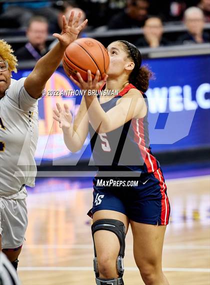 Thumbnail 2 in La Salle vs Oakland Tech (CIF State D3 Final) photogallery.