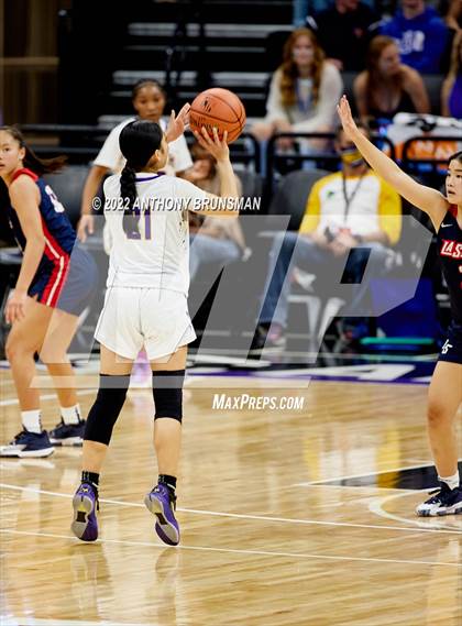 Thumbnail 1 in La Salle vs Oakland Tech (CIF State D3 Final) photogallery.