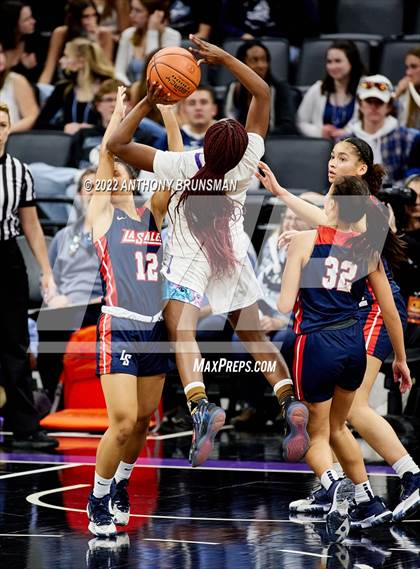 Thumbnail 1 in La Salle vs Oakland Tech (CIF State D3 Final) photogallery.