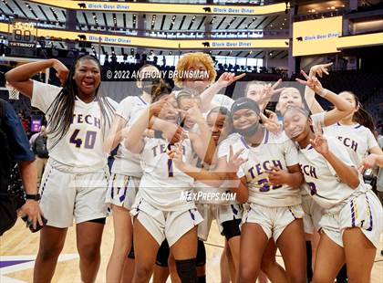 Thumbnail 3 in La Salle vs Oakland Tech (CIF State D3 Final) photogallery.