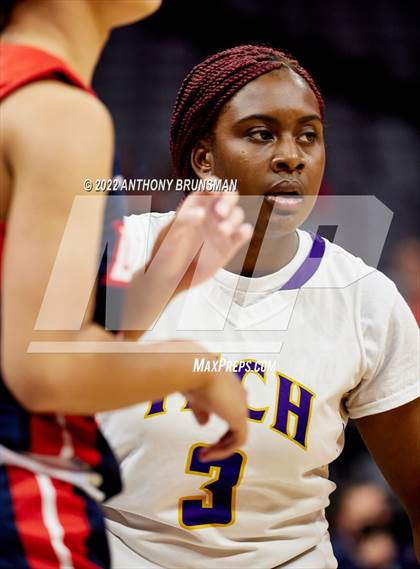 Thumbnail 2 in La Salle vs Oakland Tech (CIF State D3 Final) photogallery.