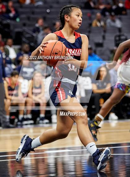 Thumbnail 2 in La Salle vs Oakland Tech (CIF State D3 Final) photogallery.