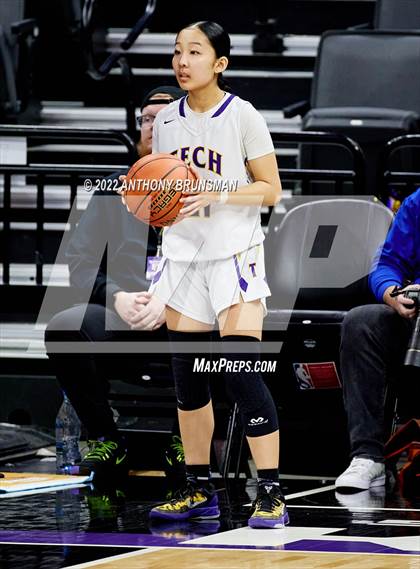 Thumbnail 2 in La Salle vs Oakland Tech (CIF State D3 Final) photogallery.
