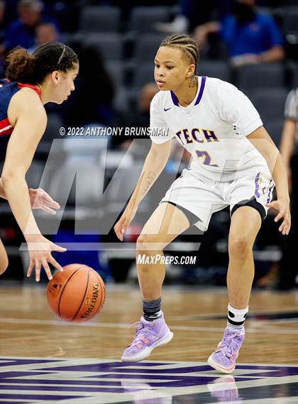 Thumbnail 1 in La Salle vs Oakland Tech (CIF State D3 Final) photogallery.