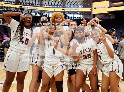 Thumbnail 1 in La Salle vs Oakland Tech (CIF State D3 Final) photogallery.