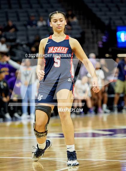 Thumbnail 2 in La Salle vs Oakland Tech (CIF State D3 Final) photogallery.