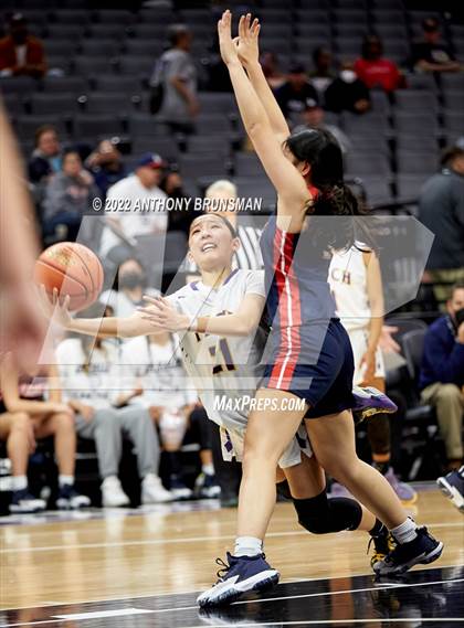 Thumbnail 3 in La Salle vs Oakland Tech (CIF State D3 Final) photogallery.