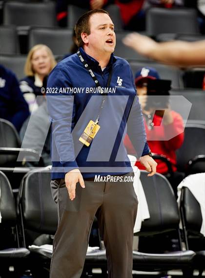 Thumbnail 3 in La Salle vs Oakland Tech (CIF State D3 Final) photogallery.