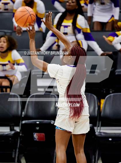 Thumbnail 1 in La Salle vs Oakland Tech (CIF State D3 Final) photogallery.