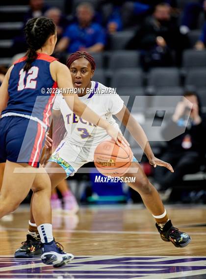 Thumbnail 3 in La Salle vs Oakland Tech (CIF State D3 Final) photogallery.