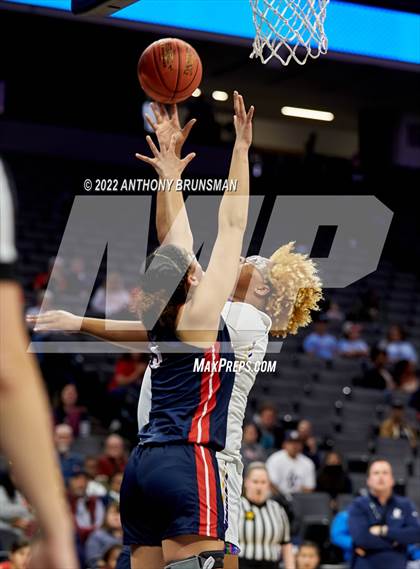 Thumbnail 1 in La Salle vs Oakland Tech (CIF State D3 Final) photogallery.