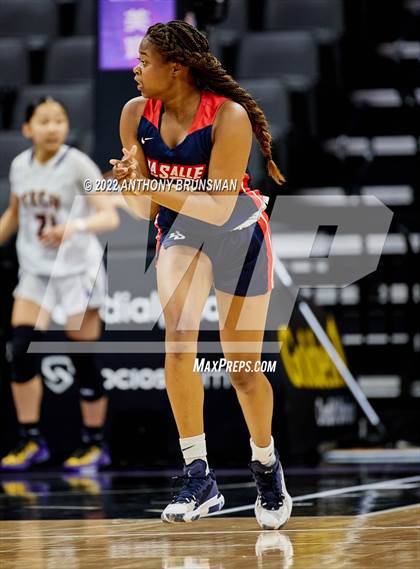 Thumbnail 2 in La Salle vs Oakland Tech (CIF State D3 Final) photogallery.