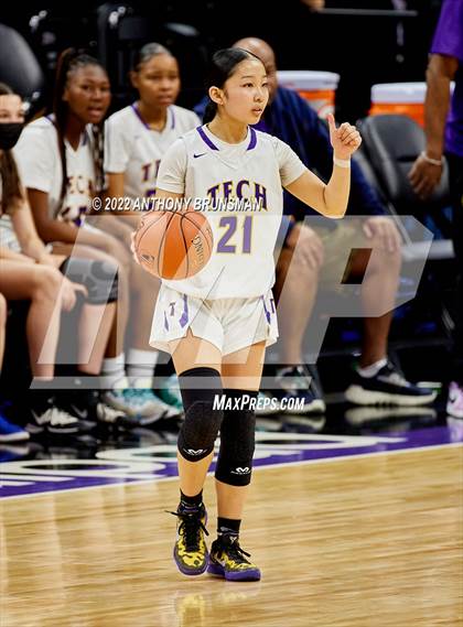 Thumbnail 2 in La Salle vs Oakland Tech (CIF State D3 Final) photogallery.