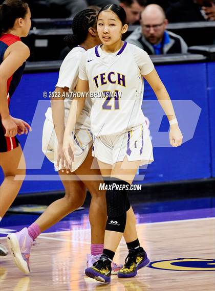 Thumbnail 2 in La Salle vs Oakland Tech (CIF State D3 Final) photogallery.