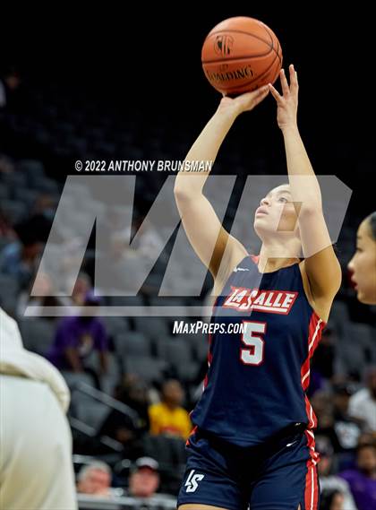 Thumbnail 1 in La Salle vs Oakland Tech (CIF State D3 Final) photogallery.