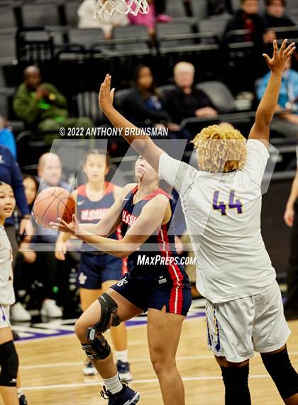 Thumbnail 1 in La Salle vs Oakland Tech (CIF State D3 Final) photogallery.