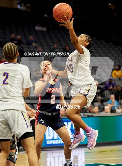 Thumbnail 3 in La Salle vs Oakland Tech (CIF State D3 Final) photogallery.