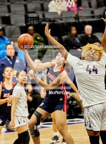 Thumbnail 2 in La Salle vs Oakland Tech (CIF State D3 Final) photogallery.