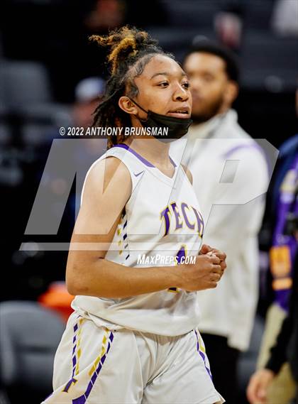 Thumbnail 1 in La Salle vs Oakland Tech (CIF State D3 Final) photogallery.