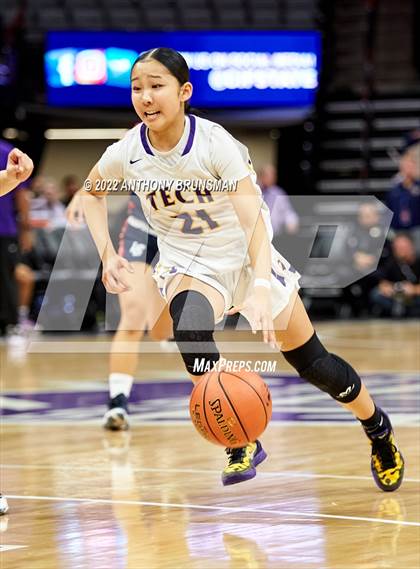 Thumbnail 2 in La Salle vs Oakland Tech (CIF State D3 Final) photogallery.
