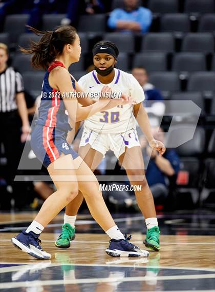 Thumbnail 2 in La Salle vs Oakland Tech (CIF State D3 Final) photogallery.