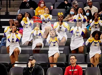 Thumbnail 2 in La Salle vs Oakland Tech (CIF State D3 Final) photogallery.