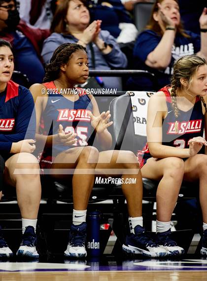 Thumbnail 2 in La Salle vs Oakland Tech (CIF State D3 Final) photogallery.