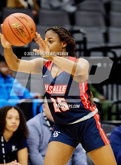 Thumbnail 2 in La Salle vs Oakland Tech (CIF State D3 Final) photogallery.