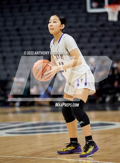 Thumbnail 3 in La Salle vs Oakland Tech (CIF State D3 Final) photogallery.