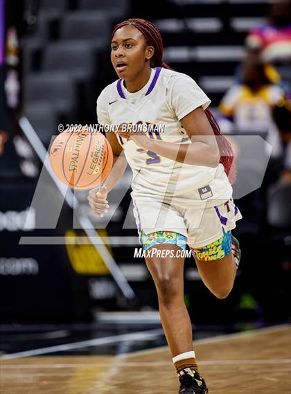 Thumbnail 3 in La Salle vs Oakland Tech (CIF State D3 Final) photogallery.