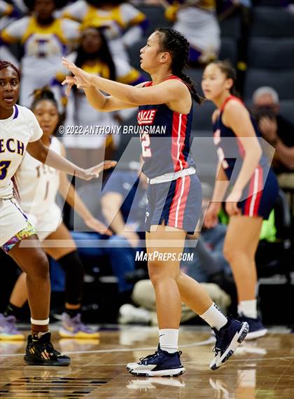 Thumbnail 1 in La Salle vs Oakland Tech (CIF State D3 Final) photogallery.
