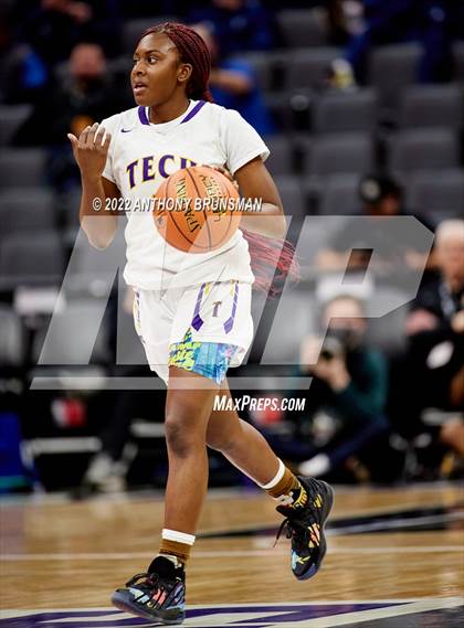 Thumbnail 2 in La Salle vs Oakland Tech (CIF State D3 Final) photogallery.