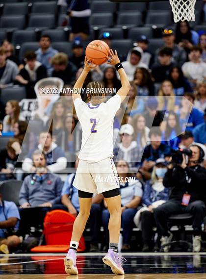 Thumbnail 3 in La Salle vs Oakland Tech (CIF State D3 Final) photogallery.