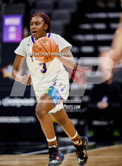 Thumbnail 1 in La Salle vs Oakland Tech (CIF State D3 Final) photogallery.