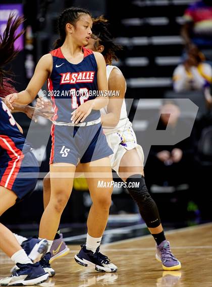 Thumbnail 2 in La Salle vs Oakland Tech (CIF State D3 Final) photogallery.