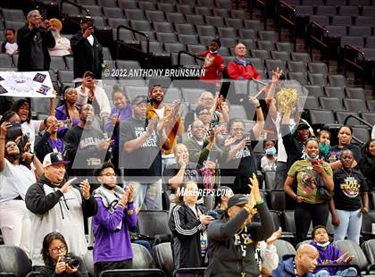 Thumbnail 1 in La Salle vs Oakland Tech (CIF State D3 Final) photogallery.