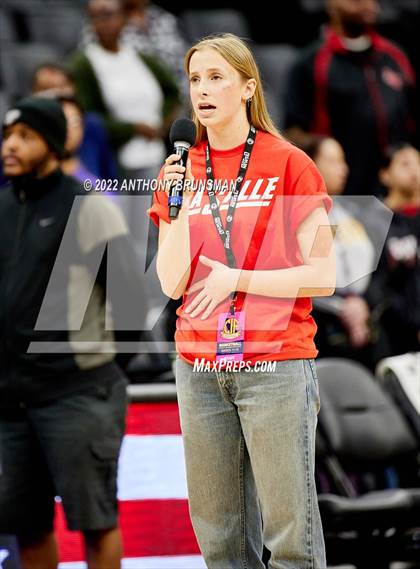 Thumbnail 2 in La Salle vs Oakland Tech (CIF State D3 Final) photogallery.