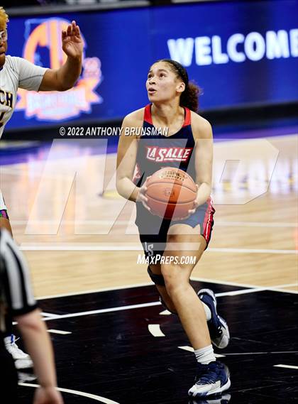 Thumbnail 3 in La Salle vs Oakland Tech (CIF State D3 Final) photogallery.