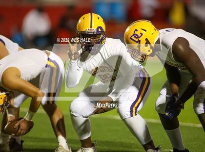 Thumbnail 1 in DeSoto Central @ Clinton (MSHAA 6A Round 1) photogallery.