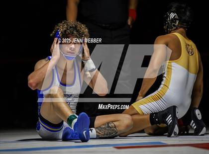Thumbnail 2 in NIAA 4A Finals photogallery.