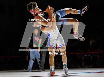 Thumbnail 1 in NIAA 4A Finals photogallery.
