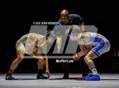 Thumbnail 1 in NIAA 4A Finals photogallery.